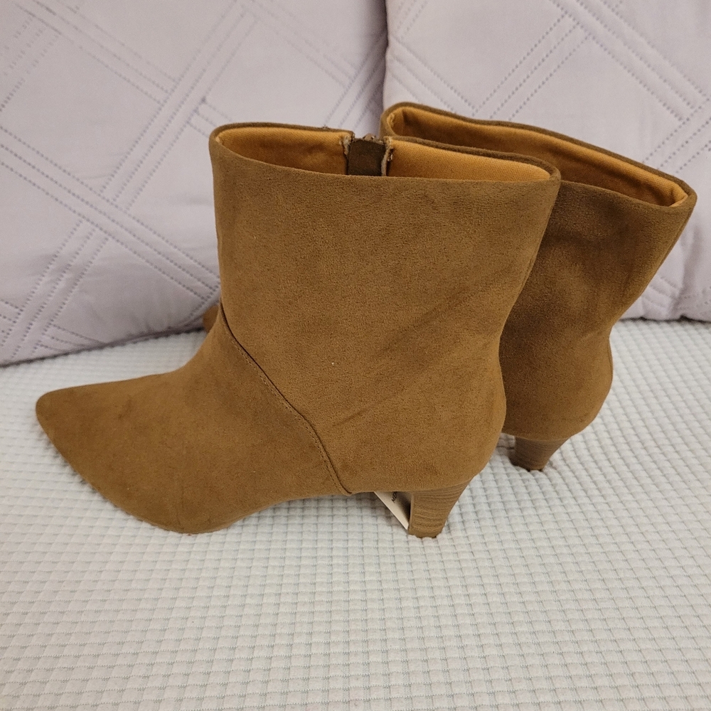 Universal Thread Booties Size 8 - image 2